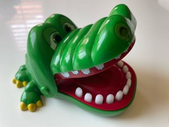 crocodile dentist toy