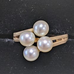 Ladies Size 6.5 Ring 10K Yellow Gold