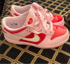 Valentine Nike dunks size 3y