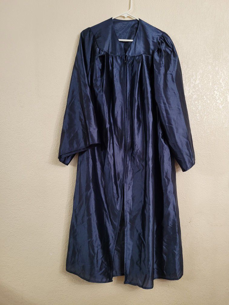 Graduation gown size 1X