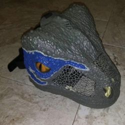 Jurassic Park Raptor Helmet (makes Sounds) & 2 Small Dinosaurs 