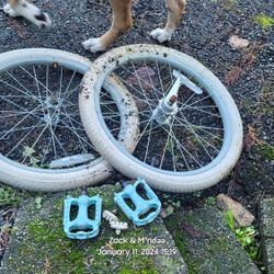 White 20in Tires And Rims 