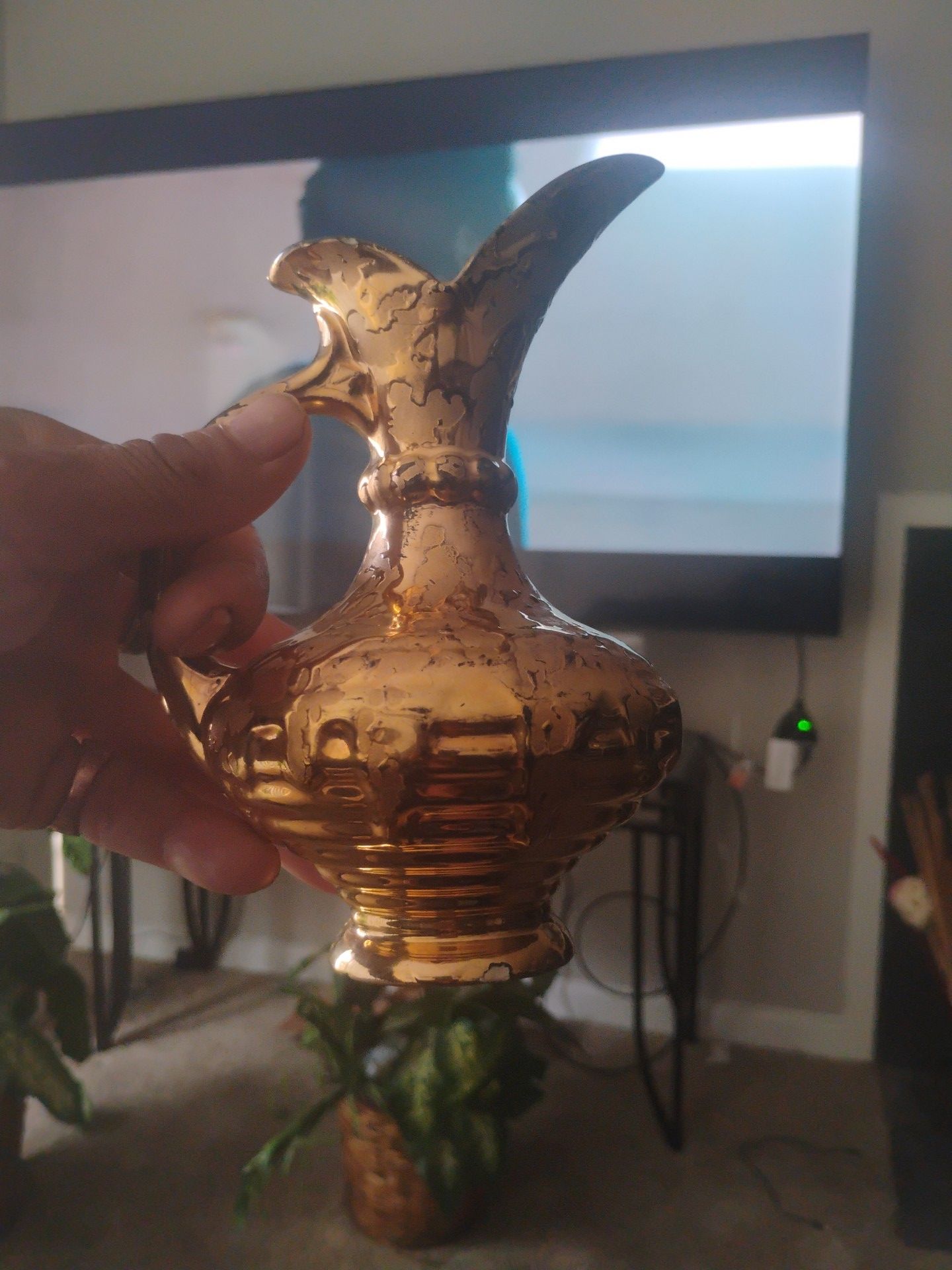 Vintage 24kt gold weeping picture vase