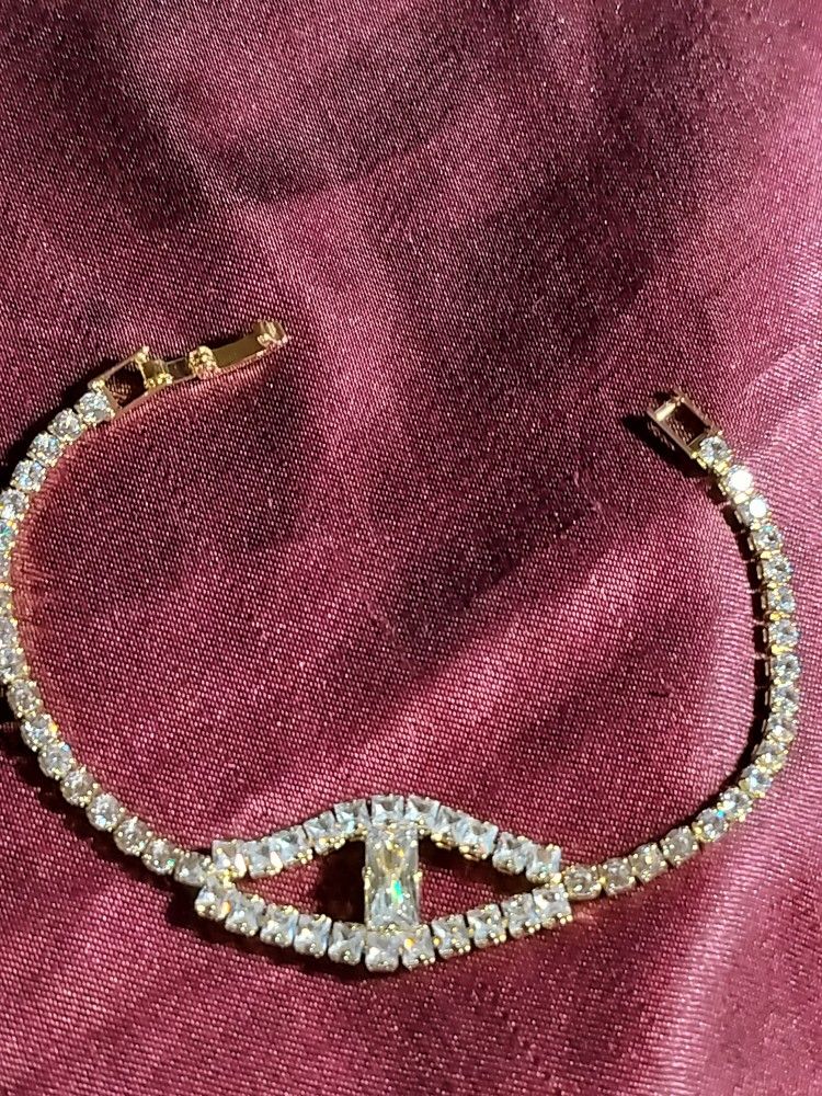 High Quality Gold Tone Rhinestone Fashion Bracelet,7", NWT