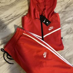 Nike Tech Joggers
