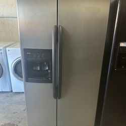 Brushed stainless full size side-by-side water ice can deliver