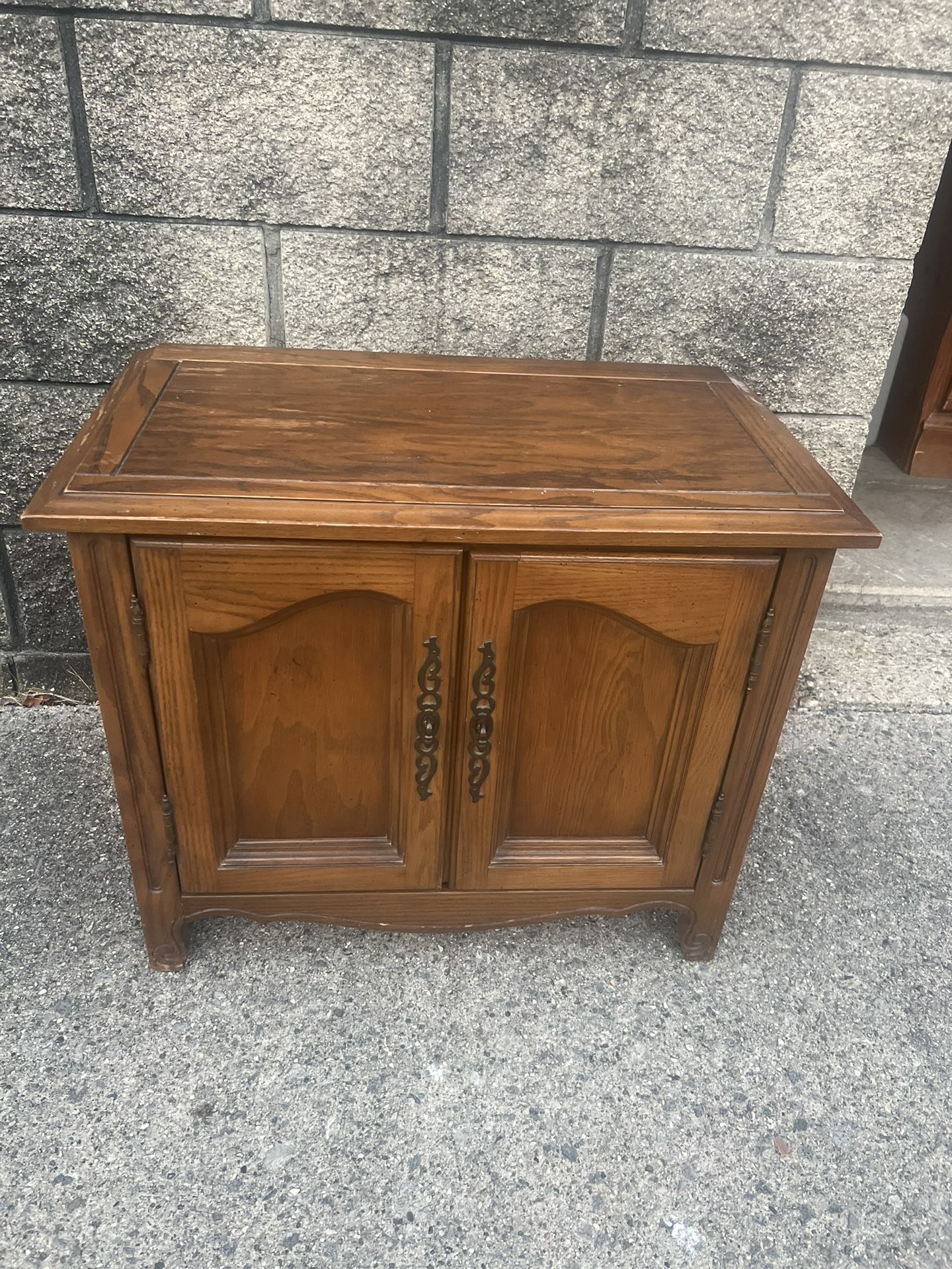 mid century nightstand/end table 