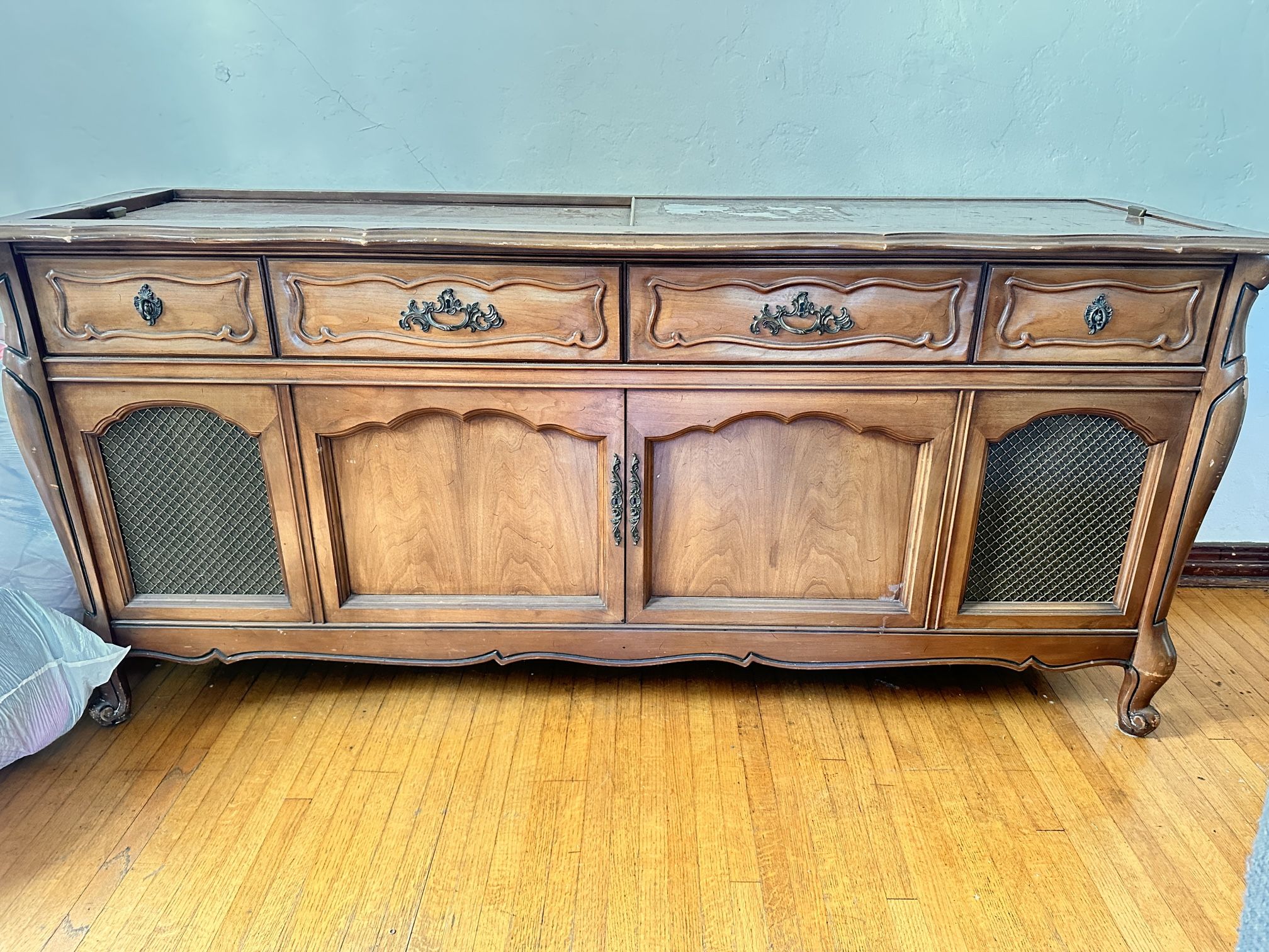 FREE-MCM Record Player Console ( Needs A Needle)