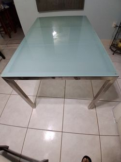 Dinning Or. Office Table. 53x33 Stanley Still