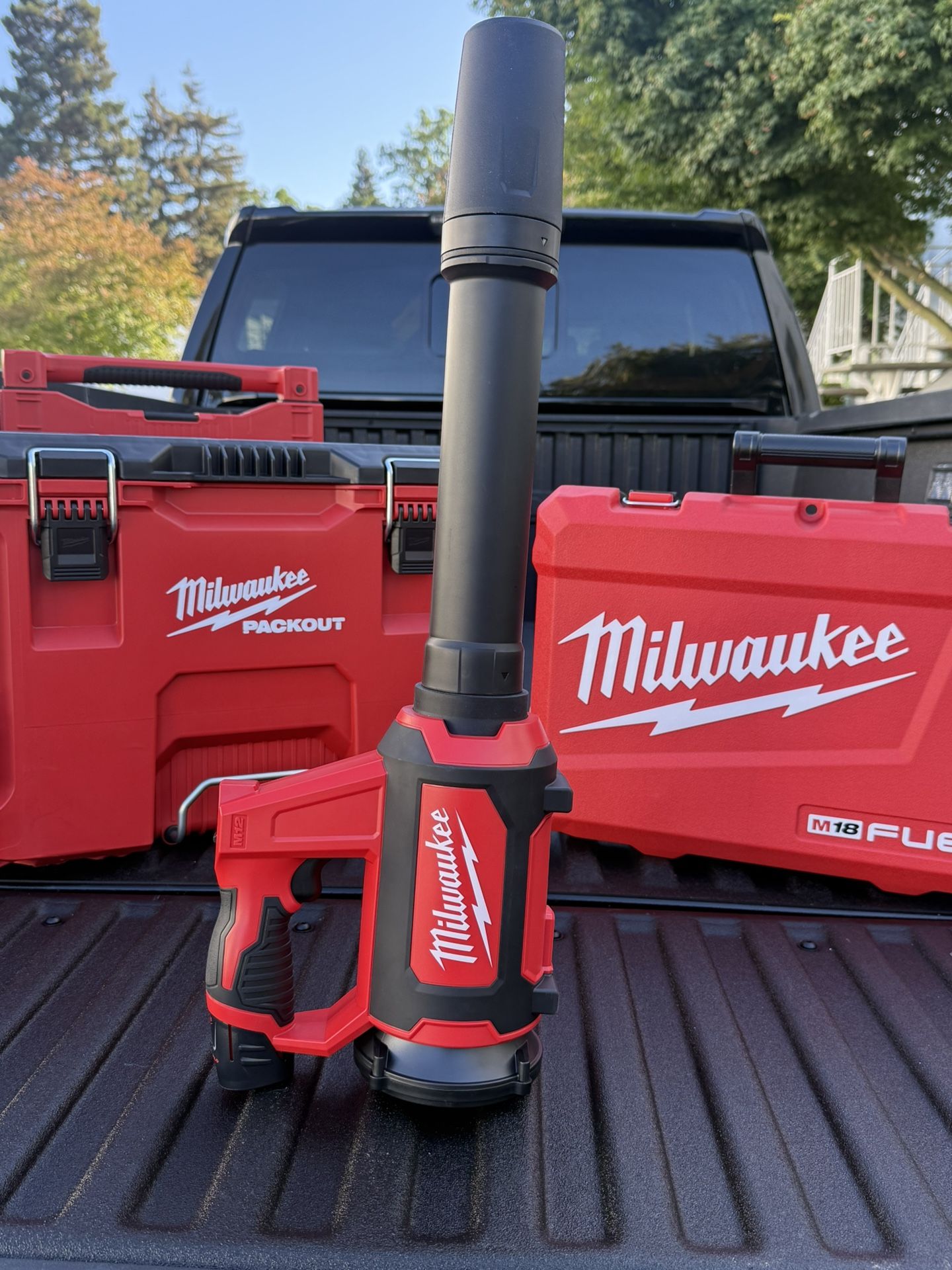 Milwaukee M12 Compact Spot Blower - $89 herramienta sola