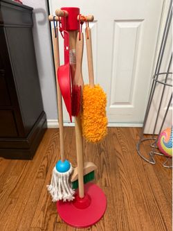 Melissa & Doug Dust Sweep Mop, 6-Pc. Toddler Cleaning Set