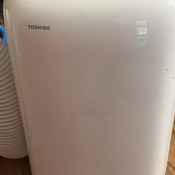 10000 btu Toshiba portable ac unit with remote