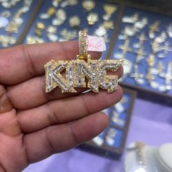 Diamond King Pendant Solid 10kg Gold 