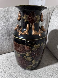 Black & Gold Japanese-Style Floor Vase