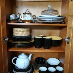 Home Kitchen Crockery