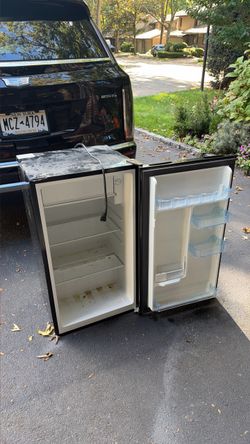 Mini refrigerator