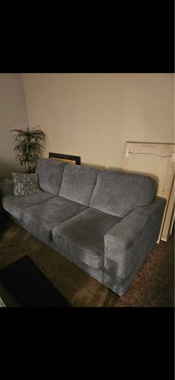Must sell  couches brand new
