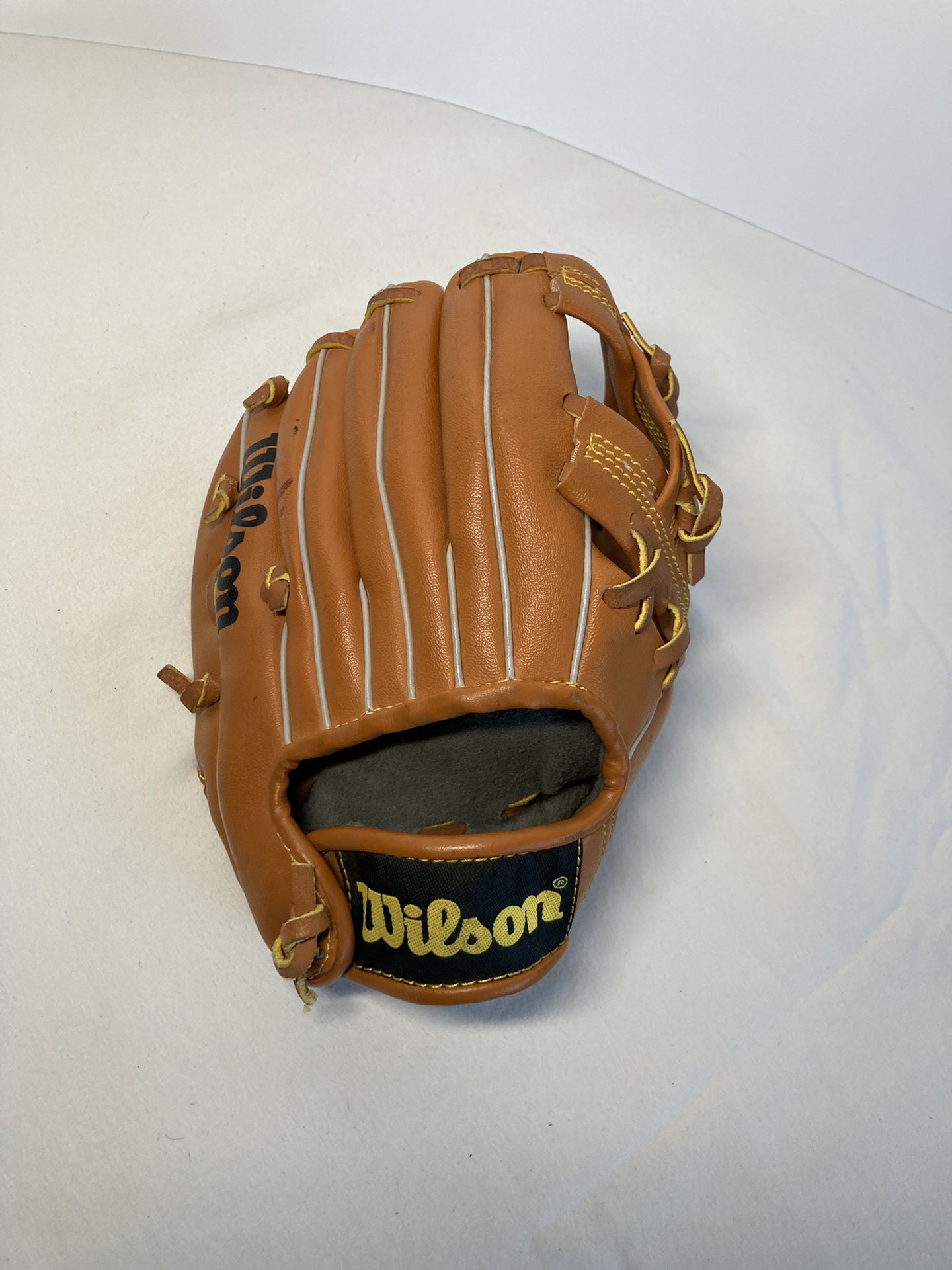 Wilson left handed Youth T Ball Glove Mickey Mouse 9” Inch 
