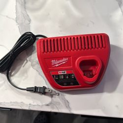 M12 Charger
