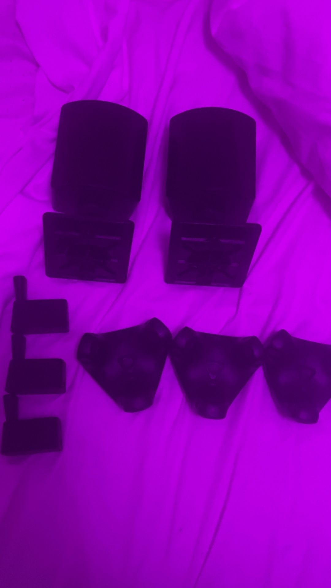 3.0 HTC vive trackers, 3 Dongles, 2.0 Steam Vr Base Stations For Full Body Very Cheap