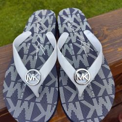 MICHAEL KORS FLIP FLOPS 