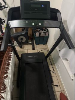 ProForm Electric Treadmill 10 mph, 10 Programs, Safety Key Included, Black