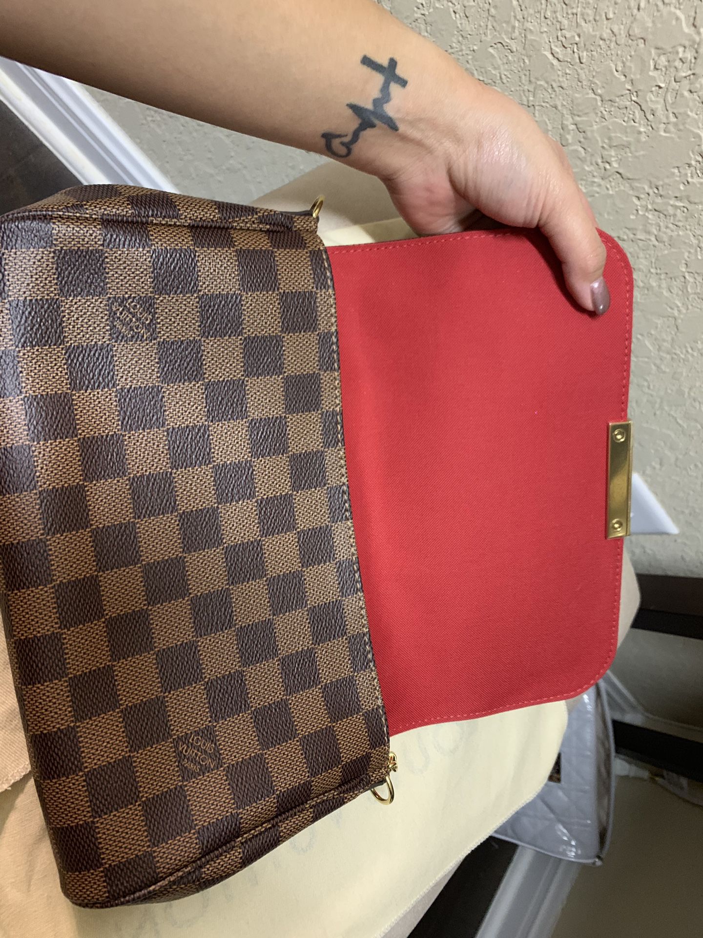 Louis Vuitton Favorite MM Like new for Sale in Seagoville, TX - OfferUp