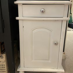Good condition white nightstand/end table. 26” tall, 16” wide, 15” deep. Smoke free home 
