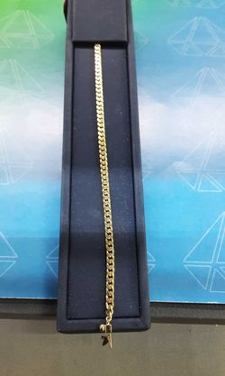 Cuban Link Bracelet - Yellow Gold 18k (.750) 10.7 grams 10 inch