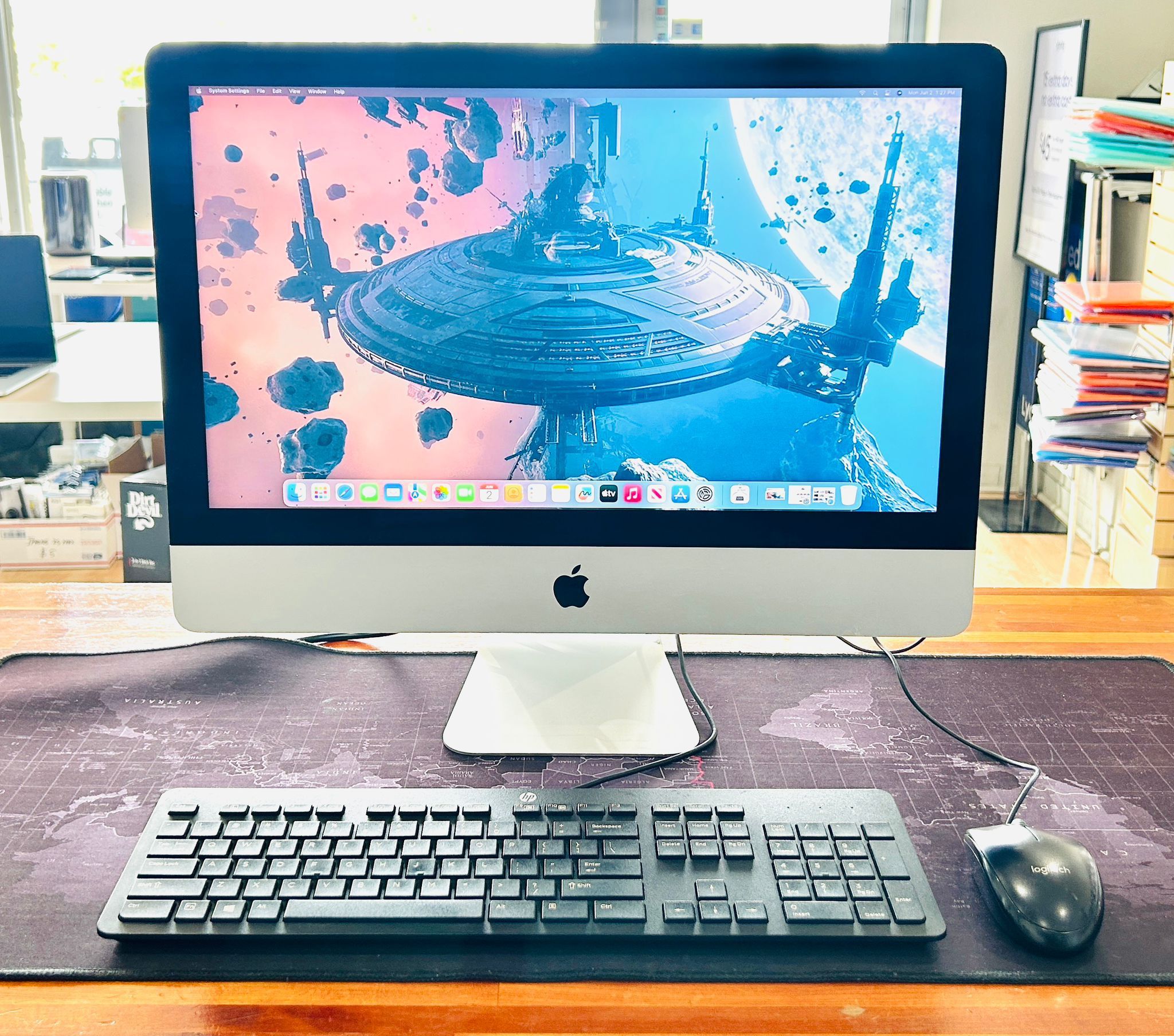 Apple iMac 21.5” 2017 Retina 4K Core i5 8GB 500GB SSD Radeon Pro 555 2GB Graphics