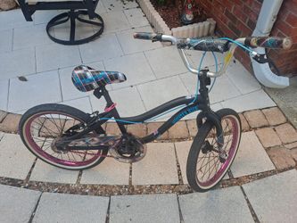 Girls Bike In Great Condition Has A Broken Hand Brake But There Is Foot Brake For Back Tire.