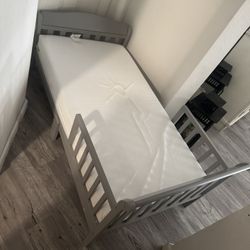 Toddler Bed With Matresss 