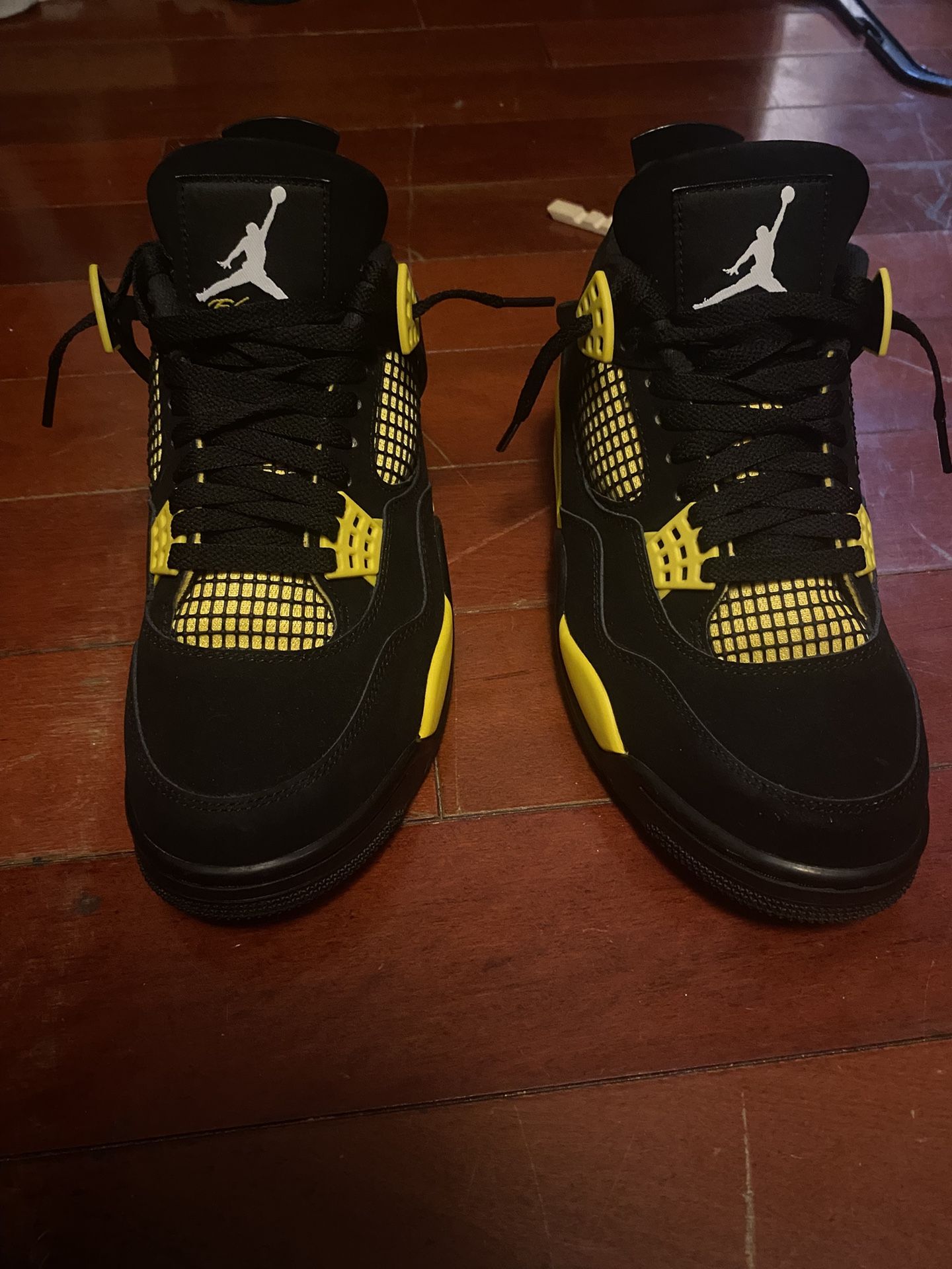 Jordan 4 Yellow Thunder Size 8 Men’s New Basically