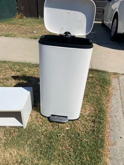 Curb Alert FREE Trash Can