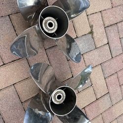 Mercury Propeller Bravo 1  PAIR 2 Props 