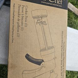 ThePampered chef 1525 cookie press set, Like New , Used Once