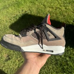 Jordan 4 Retro Taupe Haze 🟤⚫️ Price Is Nego 