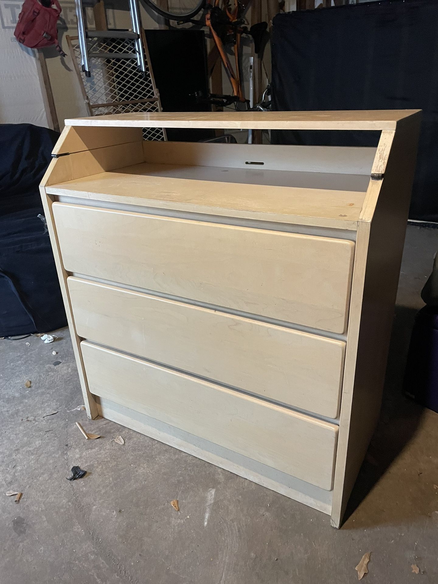 baby changing table