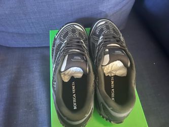 Bottega Venetas size 12