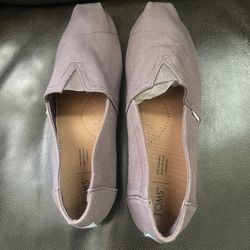Toms Shoes