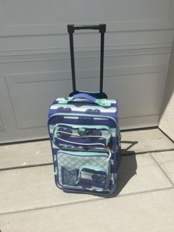 toddler luggage Crckt Kids 18" Luggage Blue Heart multiple compartments wheels adjustable handle