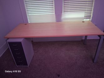 Large desk with detached drawers