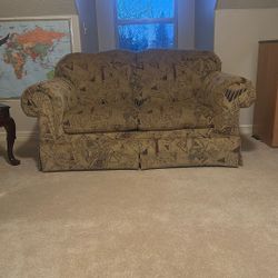 Loveseat 