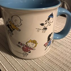 Peanuts Characters Snoopy Charlie Brown Lucy Sally Skating 20oz Mug New 