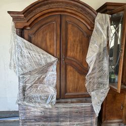 Armoire Chest