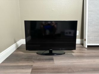 40” Inch Samsung TV with Remote