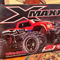 Traxxas Xmaxx 8S Monster Truck 