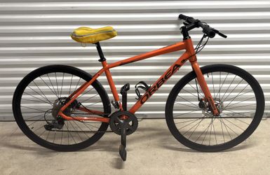 2020 Orbea Vector 30 18.5” Medium Frame. Excellent Condition!