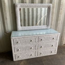 Traditional 6 Drawer Wicker Furniture Set