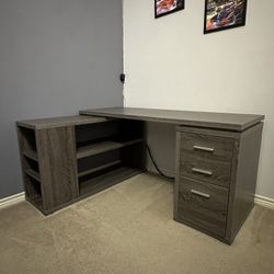 L-Shaped Office Desk with Shelves and Drawers – Excellent Condition